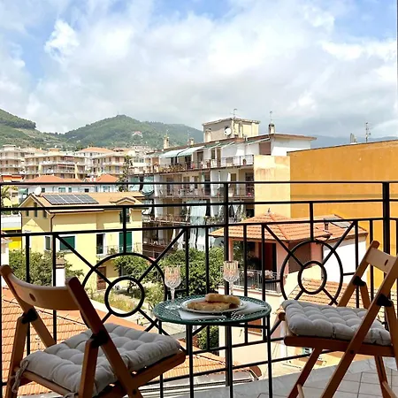 Appartamento Trilocale Centro Arma Di Taggia Buitenkant foto