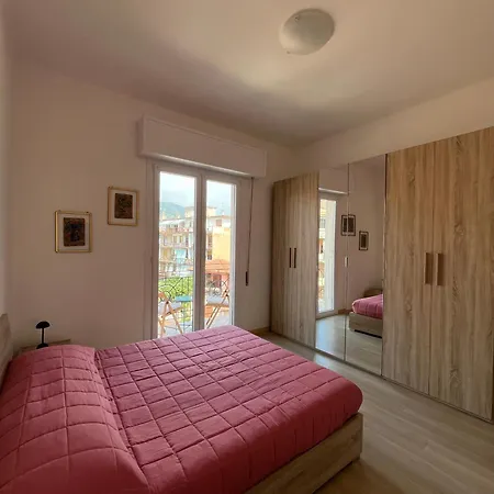Appartamento Trilocale Centro Arma Di Taggia Buitenkant foto